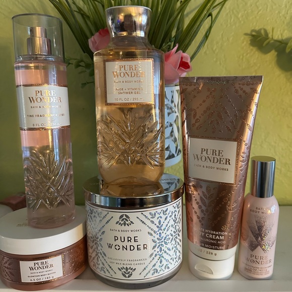 NEW BBW (6) PC PURE WONDER CANDLE & BODY CARE BUNDLE ⭐️⭐️⭐️